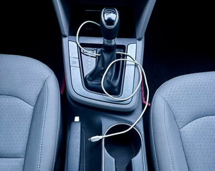 Красный Хендай Элантра, объемом двигателя 2 л и пробегом 182 тыс. км за 11500 $, фото 12 на Automoto.ua