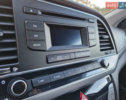 Червоний Хендай Елантра, об'ємом двигуна 1.59 л та пробігом 91 тис. км за 13000 $, фото 14 на Automoto.ua