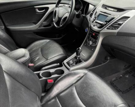 Красный Хендай Элантра, объемом двигателя 1.8 л и пробегом 80 тыс. км за 7200 $, фото 9 на Automoto.ua