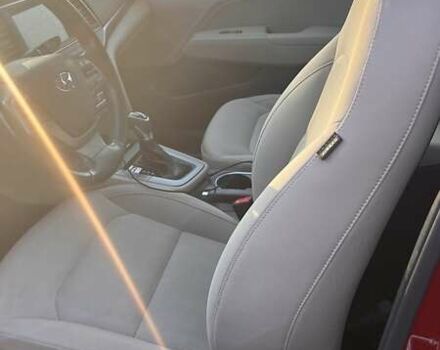 Червоний Хендай Елантра, об'ємом двигуна 2 л та пробігом 75 тис. км за 14499 $, фото 10 на Automoto.ua