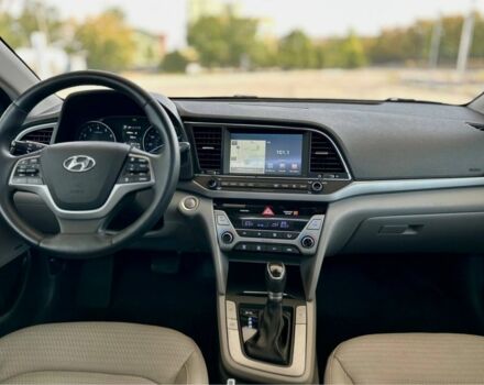 Хендай Элантра 2016 в Днепре (Днепропетровске) на Automoto.ua Красный Хендай Элантра, объемом двигателя 2 л и пробегом 184 тыс. км за 11499 $, фото 13 на Automoto.ua