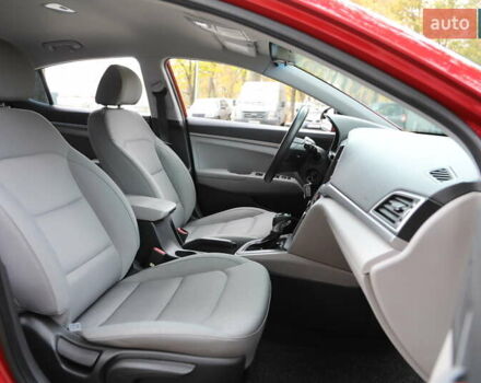 Хендай Элантра 2016 в Харькове на Automoto.ua Красный Хендай Элантра, объемом двигателя 2 л и пробегом 66 тыс. км за 11000 $, фото 9 на Automoto.ua