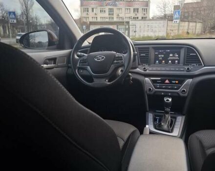 Червоний Хендай Елантра, об'ємом двигуна 2 л та пробігом 57 тис. км за 16300 $, фото 6 на Automoto.ua