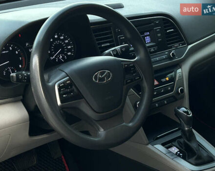 Красный Хендай Элантра, объемом двигателя 2 л и пробегом 160 тыс. км за 12499 $, фото 9 на Automoto.ua