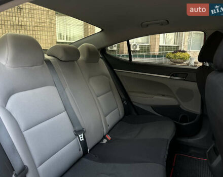 Красный Хендай Элантра, объемом двигателя 2 л и пробегом 160 тыс. км за 12499 $, фото 17 на Automoto.ua