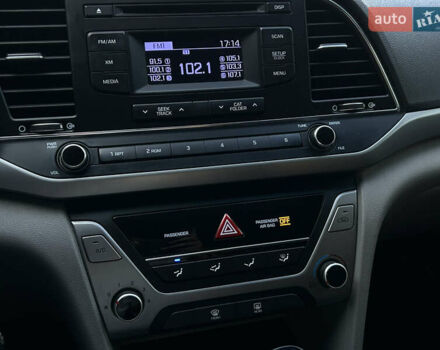 Красный Хендай Элантра, объемом двигателя 2 л и пробегом 160 тыс. км за 12499 $, фото 12 на Automoto.ua