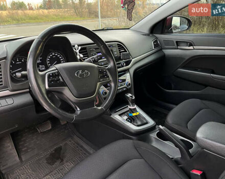 Красный Хендай Элантра, объемом двигателя 1.59 л и пробегом 124 тыс. км за 13500 $, фото 10 на Automoto.ua