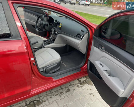 Хендай Элантра 2018 в Киеве на Automoto.ua Красный Хендай Элантра, объемом двигателя 2 л и пробегом 105 тыс. км за 13000 $, фото 5 на Automoto.ua