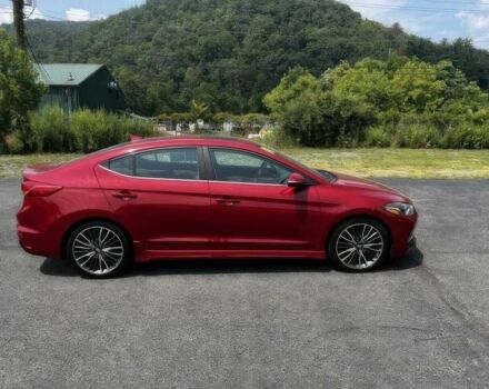 Хендай Элантра 2018 в Днепре (Днепропетровске) на Automoto.ua Красный Хендай Элантра, объемом двигателя 1.6 л и пробегом 38 тыс. км за 8300 $, фото 5 на Automoto.ua