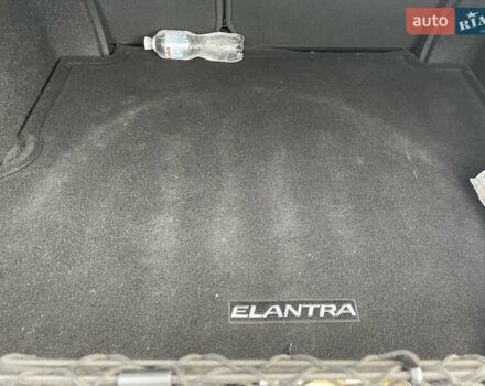 Хендай Элантра 2018 в Киеве на Automoto.ua Красный Хендай Элантра, объемом двигателя 2 л и пробегом 105 тыс. км за 13000 $, фото 10 на Automoto.ua