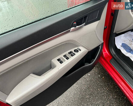 Красный Хендай Элантра, объемом двигателя 2 л и пробегом 147 тыс. км за 13300 $, фото 6 на Automoto.ua