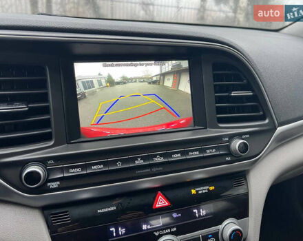 Красный Хендай Элантра, объемом двигателя 2 л и пробегом 147 тыс. км за 13300 $, фото 13 на Automoto.ua