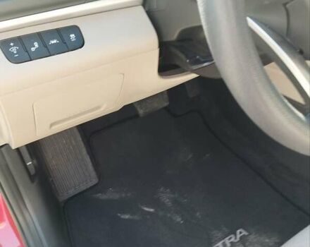 Красный Хендай Элантра, объемом двигателя 2 л и пробегом 60 тыс. км за 13600 $, фото 11 на Automoto.ua