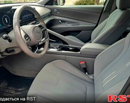 Красный Хендай Элантра, объемом двигателя 2 л и пробегом 77 тыс. км за 19300 $, фото 6 на Automoto.ua