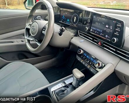 Красный Хендай Элантра, объемом двигателя 2 л и пробегом 77 тыс. км за 19300 $, фото 9 на Automoto.ua