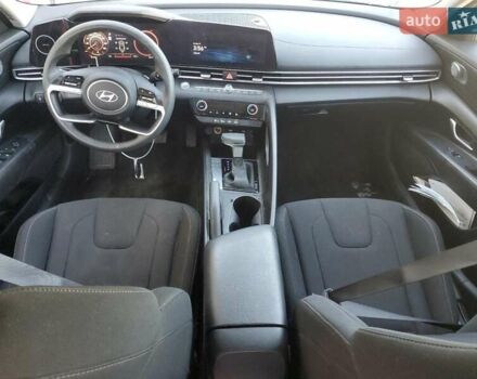 Хендай Элантра 2023 в Львове на Automoto.ua Красный Хендай Элантра, объемом двигателя 2 л и пробегом 53 тыс. км за 6100 $, фото 7 на Automoto.ua