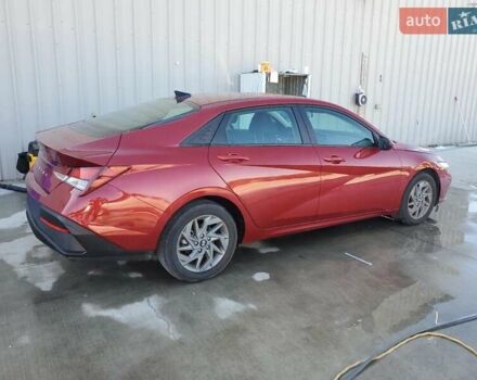 Хендай Элантра 2023 в Львове на Automoto.ua Красный Хендай Элантра, объемом двигателя 2 л и пробегом 53 тыс. км за 6100 $, фото 2 на Automoto.ua