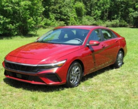 Червоний Хендай Елантра, об'ємом двигуна 2 л та пробігом 28 тис. км за 9600 $, фото 2 на Automoto.ua