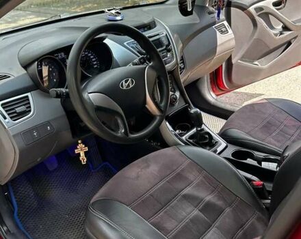Красный Хендай Элантра, объемом двигателя 1.8 л и пробегом 190 тыс. км за 7300 $, фото 5 на Automoto.ua