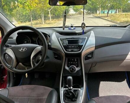 Красный Хендай Элантра, объемом двигателя 1.8 л и пробегом 190 тыс. км за 7300 $, фото 6 на Automoto.ua