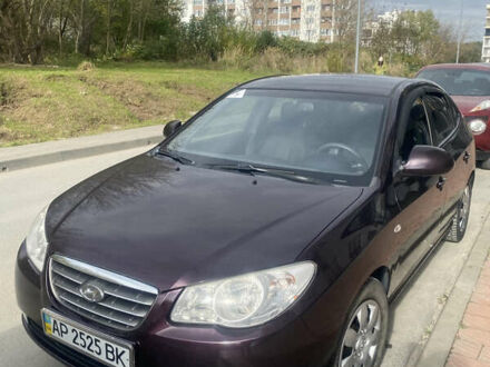 Красный Хендай Элантра, объемом двигателя 1.59 л и пробегом 133 тыс. км за 7600 $, фото 1 на Automoto.ua