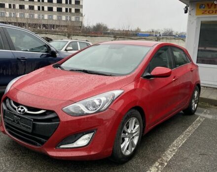 Красный Хендай Элантра, объемом двигателя 1.8 л и пробегом 250 тыс. км за 6200 $, фото 1 на Automoto.ua