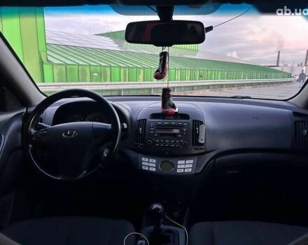 Хендай Элантра, объемом двигателя 1.6 л и пробегом 310 тыс. км за 4990 $, фото 13 на Automoto.ua