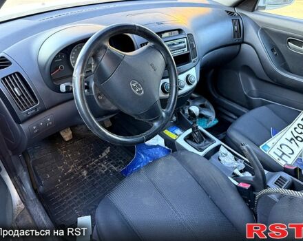 Хендай Елантра, об'ємом двигуна 1.6 л та пробігом 0 тис. км за 2400 $, фото 4 на Automoto.ua