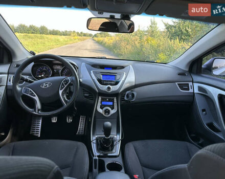 Хендай Элантра, объемом двигателя 1.8 л и пробегом 175 тыс. км за 7500 $, фото 6 на Automoto.ua