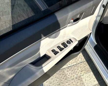 Хендай Элантра, объемом двигателя 2 л и пробегом 109 тыс. км за 11000 $, фото 10 на Automoto.ua