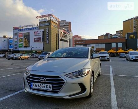 Хендай Елантра, об'ємом двигуна 2 л та пробігом 157 тис. км за 10499 $, фото 3 на Automoto.ua