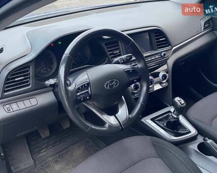 Хендай Элантра, объемом двигателя 1.6 л и пробегом 69 тыс. км за 15500 $, фото 28 на Automoto.ua