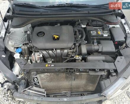 Хендай Елантра, об'ємом двигуна 2 л та пробігом 105 тис. км за 2800 $, фото 10 на Automoto.ua