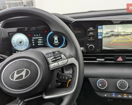 купить новое авто Хендай Элантра 2024 года от официального дилера Автоберег HYUNDAI на Бальзака Хендай фото