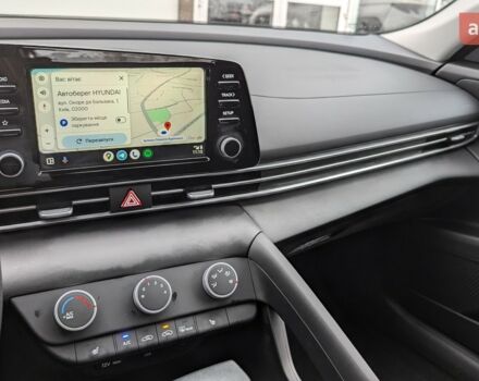 купить новое авто Хендай Элантра 2024 года от официального дилера Автоберег HYUNDAI на Бальзака Хендай фото