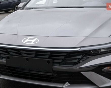купить новое авто Хендай Элантра 2024 года от официального дилера Автоберег HYUNDAI на Бальзака Хендай фото
