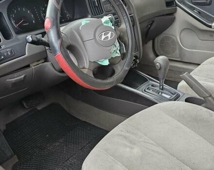 Желтый Хендай Элантра, объемом двигателя 1.99 л и пробегом 200 тыс. км за 1400 $, фото 12 на Automoto.ua