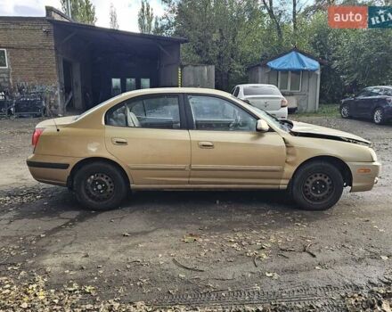 Желтый Хендай Элантра, объемом двигателя 1.99 л и пробегом 200 тыс. км за 1400 $, фото 3 на Automoto.ua