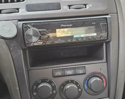 Желтый Хендай Элантра, объемом двигателя 1.99 л и пробегом 200 тыс. км за 1400 $, фото 11 на Automoto.ua