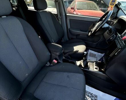 Серый Хендай Элантра, объемом двигателя 2 л и пробегом 291 тыс. км за 4400 $, фото 11 на Automoto.ua