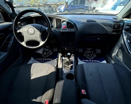 Серый Хендай Элантра, объемом двигателя 2 л и пробегом 291 тыс. км за 4400 $, фото 8 на Automoto.ua