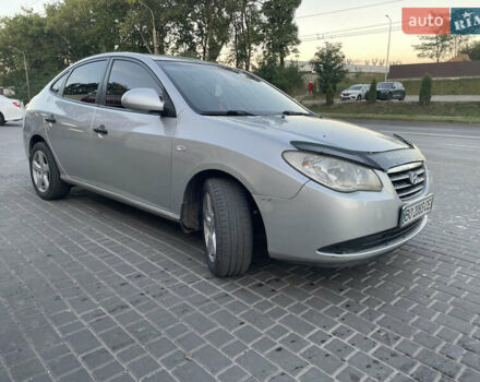 Серый Хендай Элантра, объемом двигателя 1.6 л и пробегом 220 тыс. км за 5950 $, фото 5 на Automoto.ua