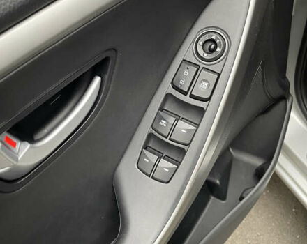 Серый Хендай Элантра, объемом двигателя 1.8 л и пробегом 115 тыс. км за 10500 $, фото 16 на Automoto.ua