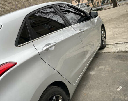 Серый Хендай Элантра, объемом двигателя 1.8 л и пробегом 115 тыс. км за 10500 $, фото 5 на Automoto.ua