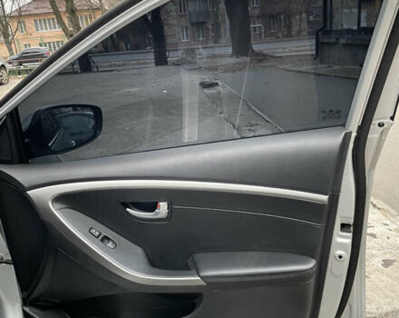 Серый Хендай Элантра, объемом двигателя 1.8 л и пробегом 115 тыс. км за 10500 $, фото 19 на Automoto.ua