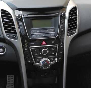 Серый Хендай Элантра, объемом двигателя 2 л и пробегом 186 тыс. км за 8600 $, фото 9 на Automoto.ua