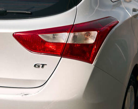 Серый Хендай Элантра, объемом двигателя 2 л и пробегом 120 тыс. км за 7900 $, фото 20 на Automoto.ua