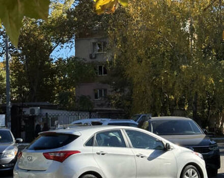 Серый Хендай Элантра, объемом двигателя 2 л и пробегом 100 тыс. км за 8800 $, фото 15 на Automoto.ua