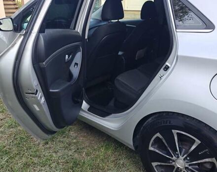 Серый Хендай Элантра, объемом двигателя 2 л и пробегом 83 тыс. км за 12900 $, фото 3 на Automoto.ua