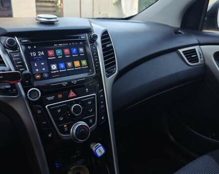 Серый Хендай Элантра, объемом двигателя 2 л и пробегом 83 тыс. км за 12900 $, фото 2 на Automoto.ua